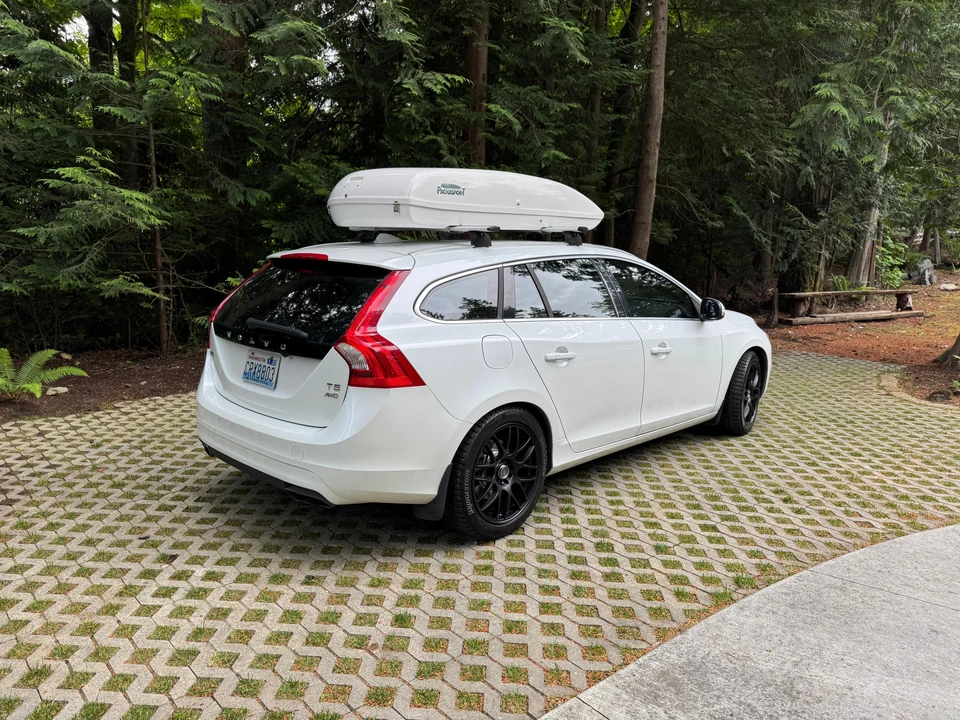 2015 Volvo V60 1st Gen - Image 10 of 31