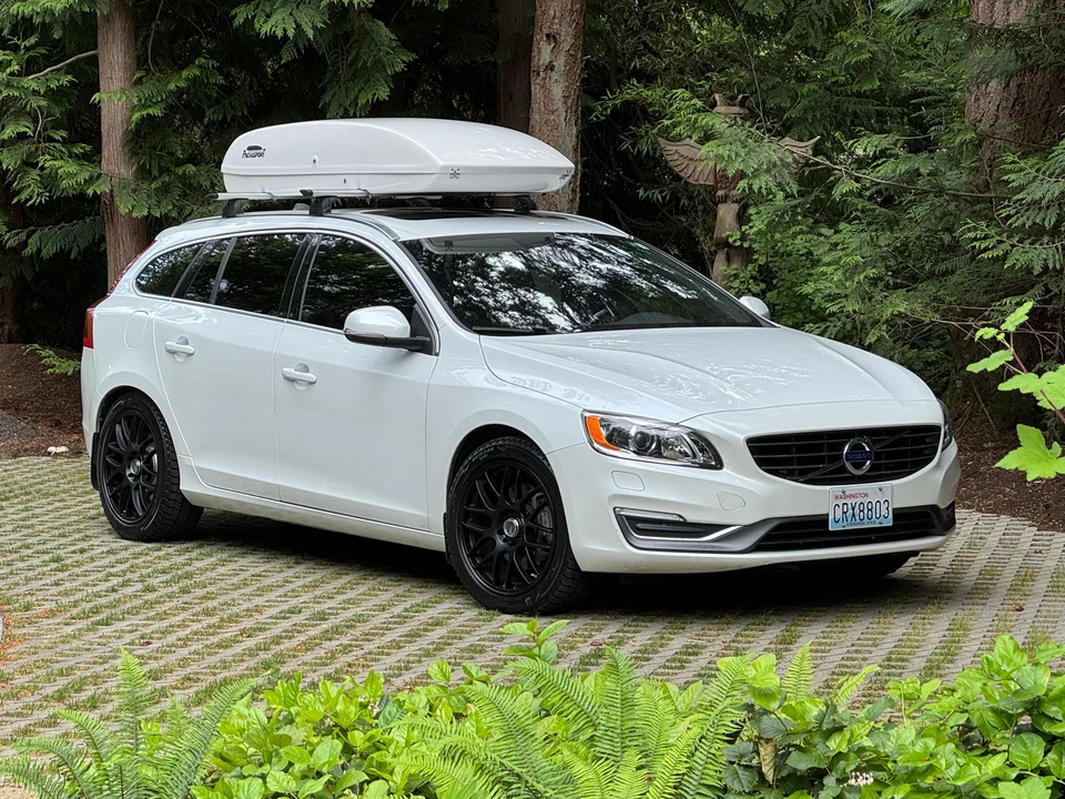 2015 Volvo V60 1st Gen - Image 13 of 31