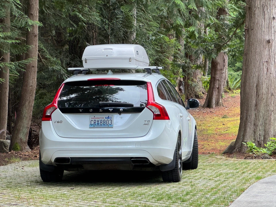 2015 Volvo V60 1st Gen - Image 9 of 31