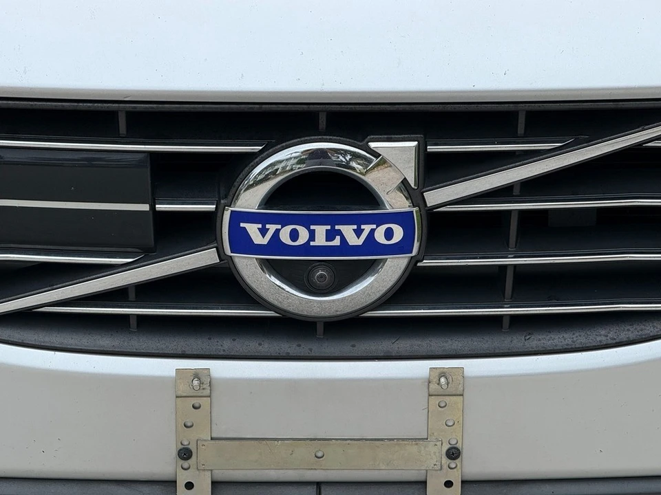 2015 Volvo V60 1st Gen - Image 12 of 24