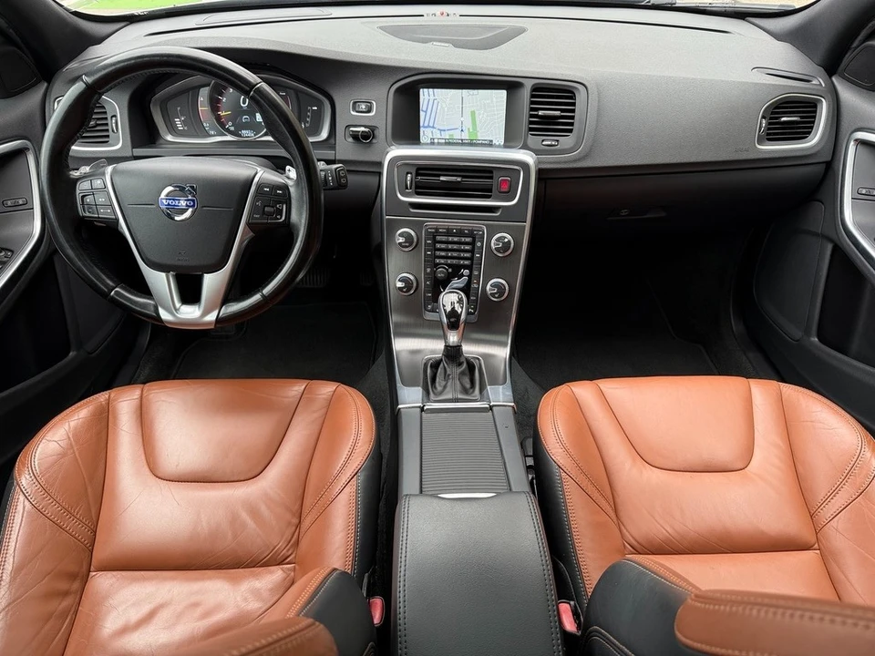 2015 Volvo V60 1st Gen - Image 2 of 24
