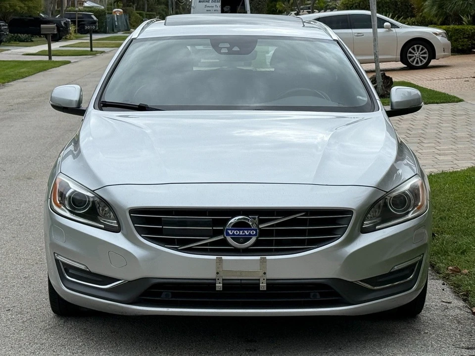 2015 Volvo V60 1st Gen - Image 11 of 24