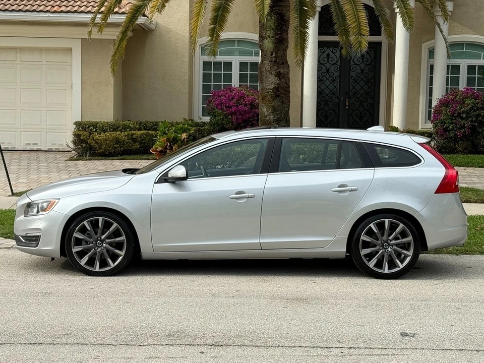 2015 Volvo V60 1st Gen - Image 14 of 24