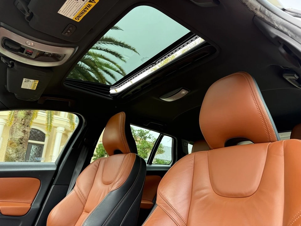 2015 Volvo V60 1st Gen - Image 19 of 24