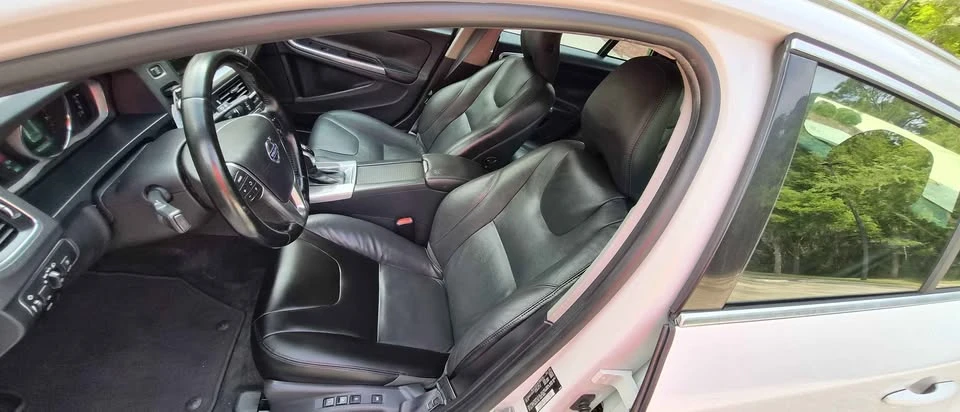 2015 Volvo V60 1st Gen - Image 13 of 20