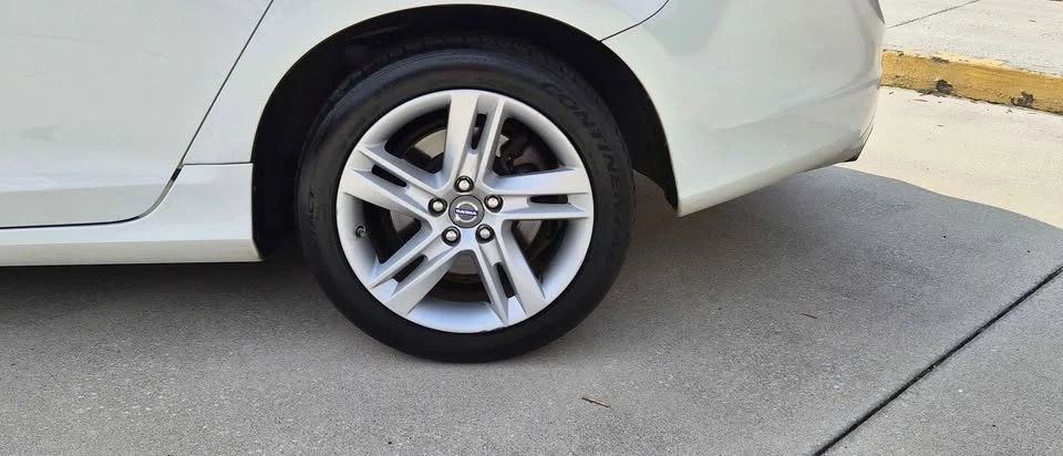 2015 Volvo V60 1st Gen - Image 12 of 20