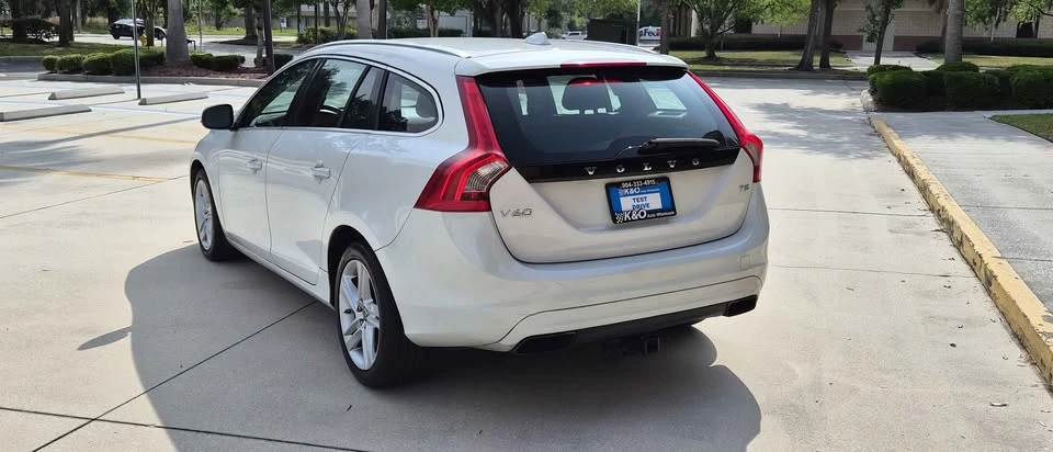 2015 Volvo V60 1st Gen - Image 6 of 20
