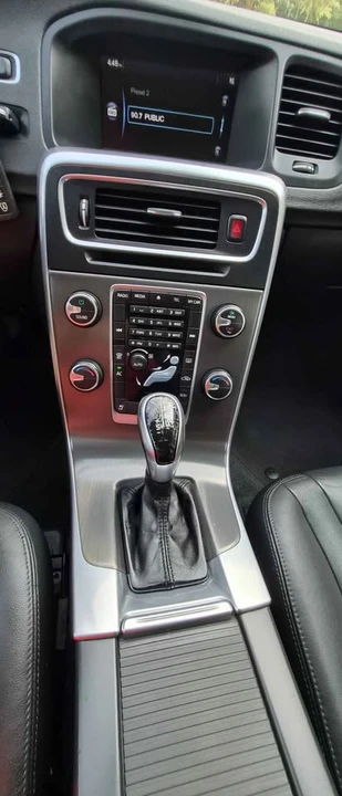 2015 Volvo V60 1st Gen - Image 19 of 20