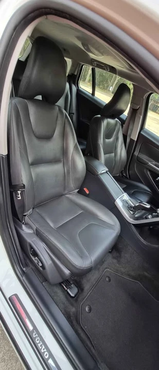 2015 Volvo V60 1st Gen - Image 17 of 20