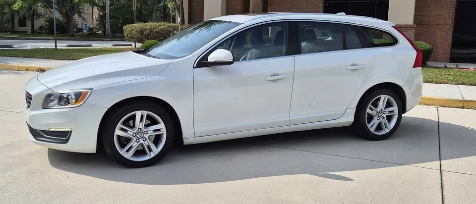 2015 Volvo V60 1st Gen - Image 5 of 20