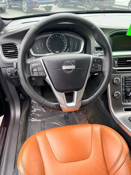 2015 Volvo V60 1st Gen - Image 6 of 6