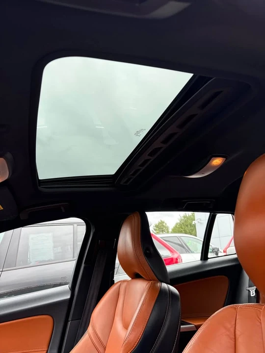 2015 Volvo V60 1st Gen - Image 2 of 6