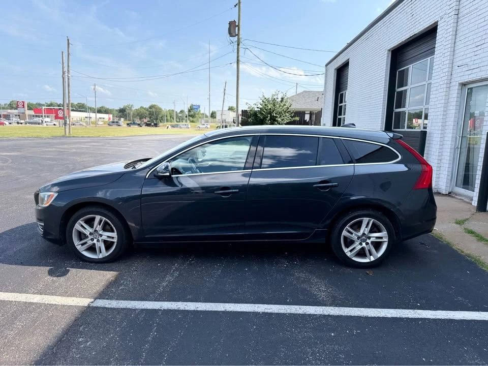 2015 Volvo V60 1st Gen - Image 8 of 18