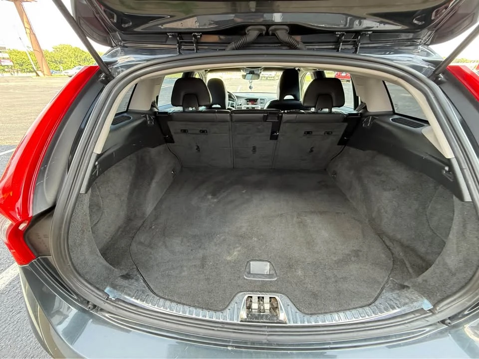 2015 Volvo V60 1st Gen - Image 15 of 18
