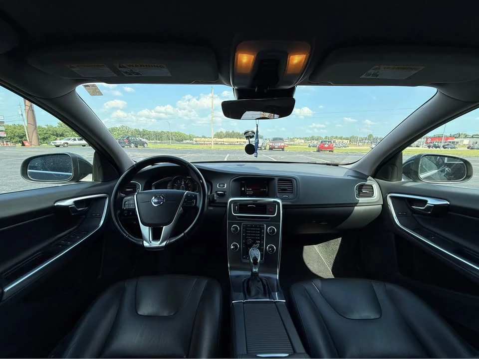 2015 Volvo V60 1st Gen - Image 14 of 18