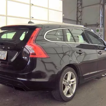 2015 Volvo V60 T5 Drive-E Premier Wagon 4D