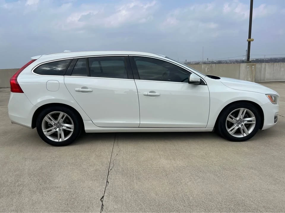 2015 Volvo V60 1st Gen - Image 10 of 20