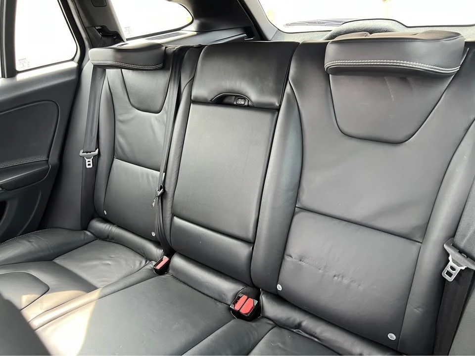 2015 Volvo V60 1st Gen - Image 14 of 20