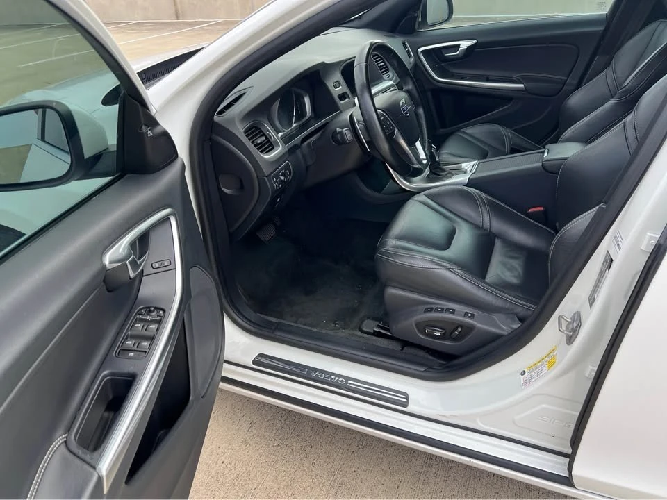 2015 Volvo V60 1st Gen - Image 17 of 20