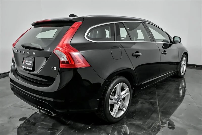 2015 Volvo V60 1st Gen - Image 10 of 12