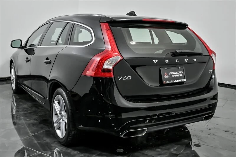 2015 Volvo V60 1st Gen - Image 8 of 12