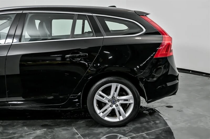 2015 Volvo V60 1st Gen - Image 7 of 12