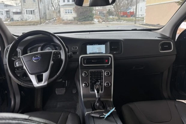 2015 Volvo V60 1st Gen - Image 5 of 8