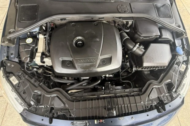 2015 Volvo V60 1st Gen - Image 6 of 8
