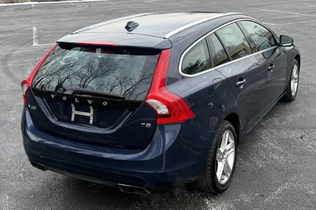 2015 Volvo V60 1st Gen - Image 2 of 8