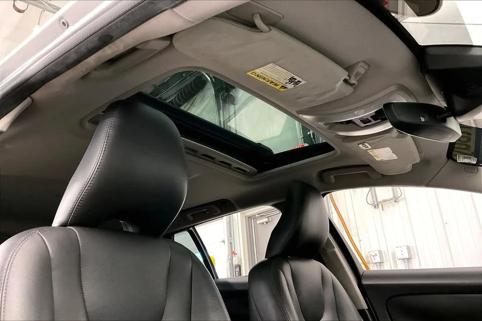 2015 Volvo V60 1st Gen - Image 12 of 14