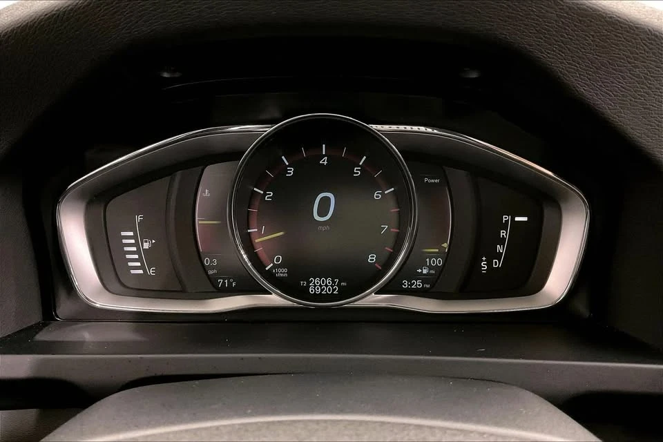 2015 Volvo V60 1st Gen - Image 10 of 14