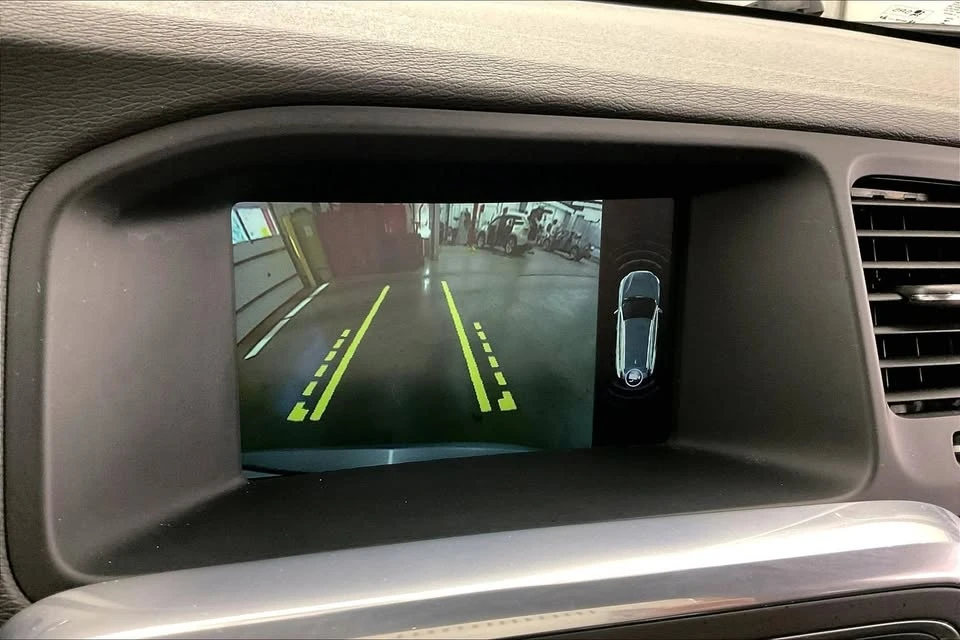 2015 Volvo V60 1st Gen - Image 11 of 14