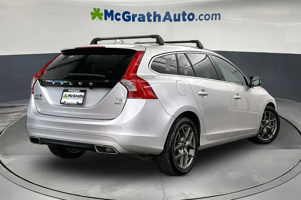 2015 Volvo V60 1st Gen - Image 8 of 14