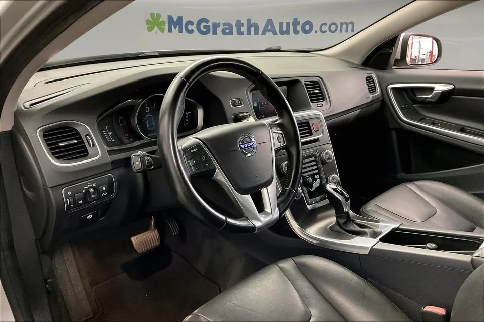 2015 Volvo V60 1st Gen - Image 9 of 14