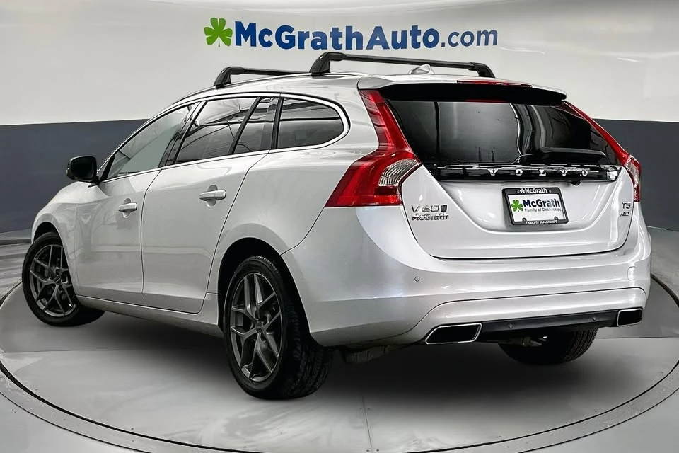 2015 Volvo V60 1st Gen - Image 2 of 14