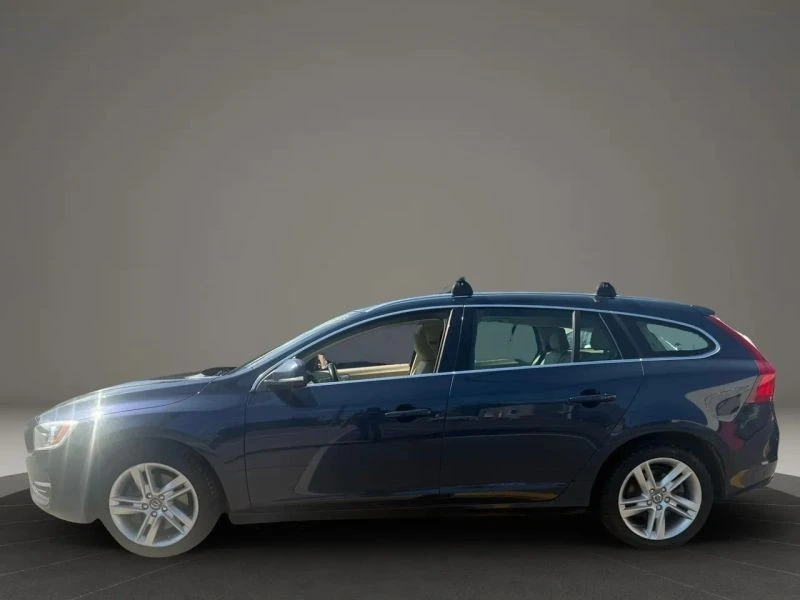 2015 Volvo V60 1st Gen - Image 8 of 12
