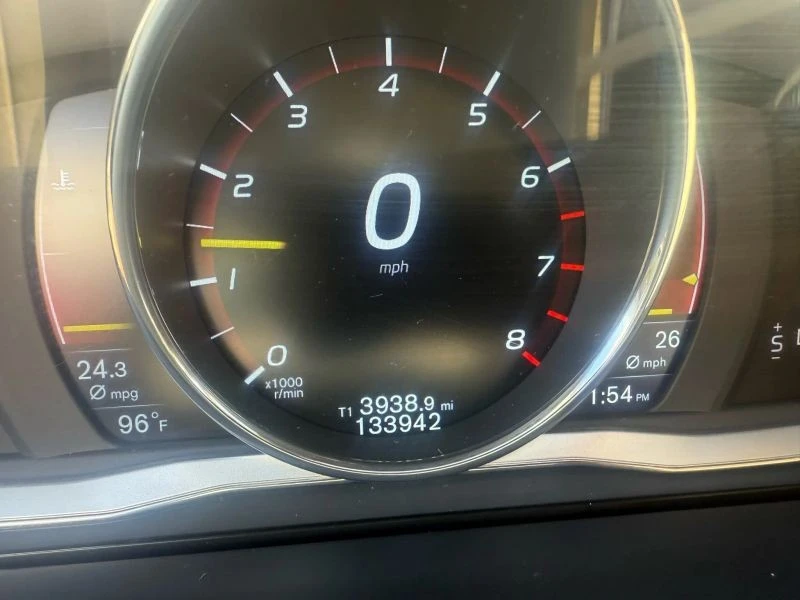 2015 Volvo V60 1st Gen - Image 11 of 12