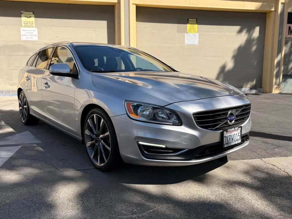 2015 Volvo V60 1st Gen - Image 2 of 14