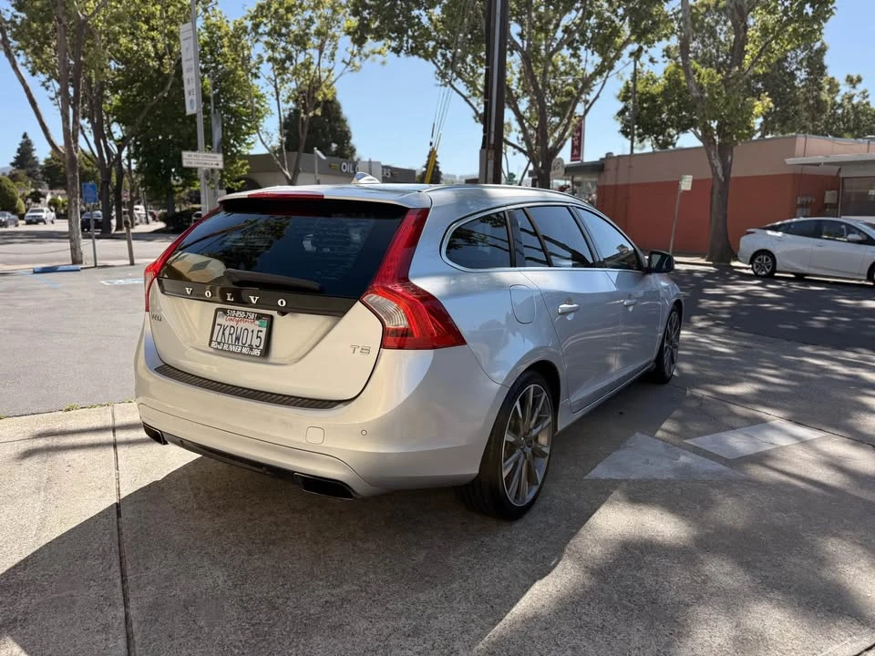 2015 Volvo V60 1st Gen - Image 7 of 14