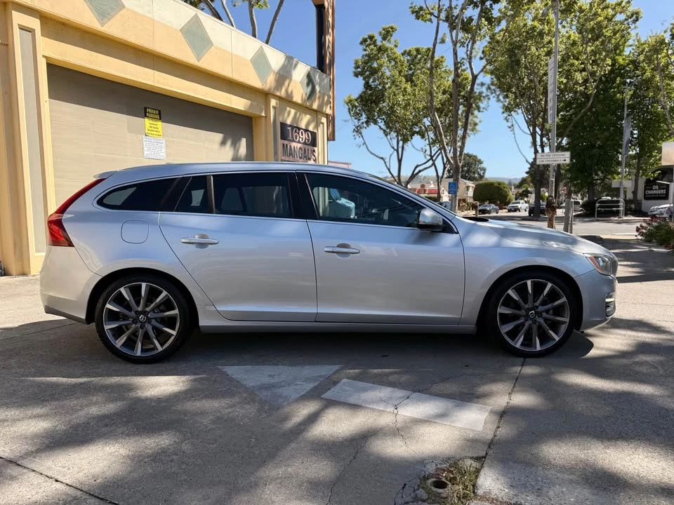 2015 Volvo V60 1st Gen - Image 5 of 14