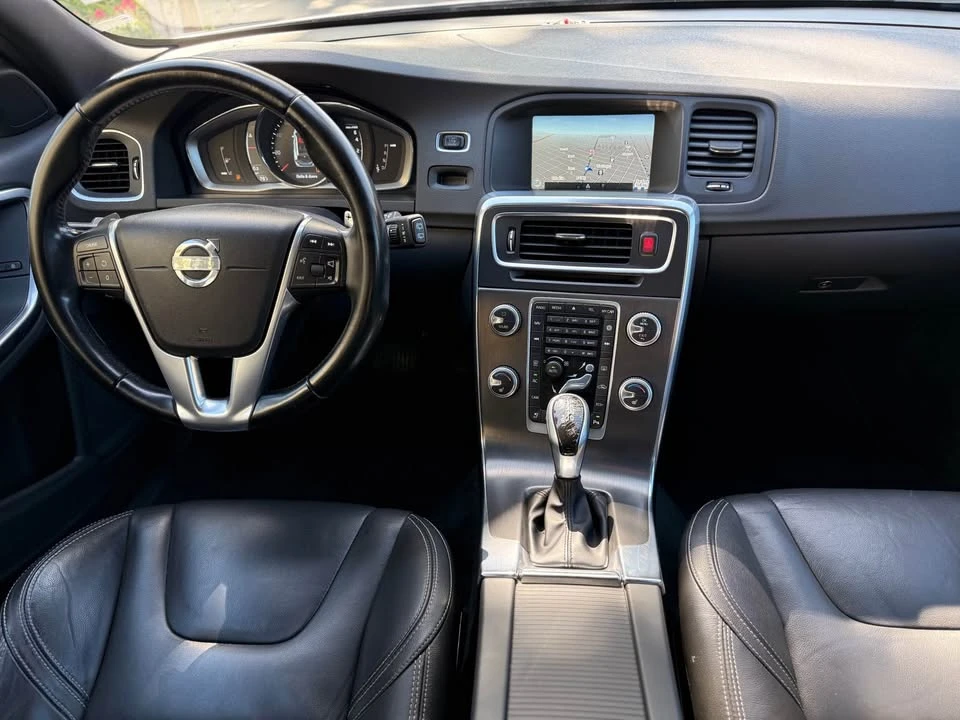 2015 Volvo V60 1st Gen - Image 10 of 14