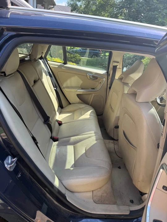 2015 Volvo V60 1st Gen - Image 4 of 7
