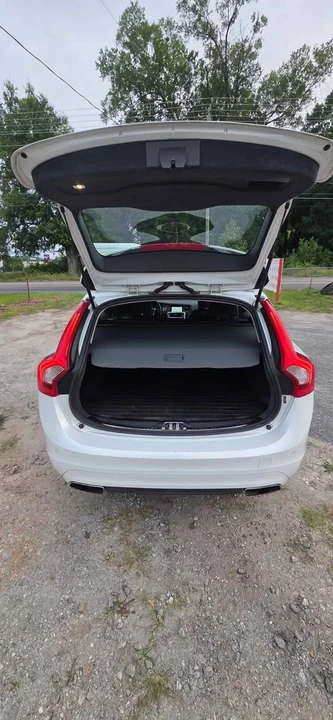 2015 Volvo V60 1st Gen - Image 10 of 18