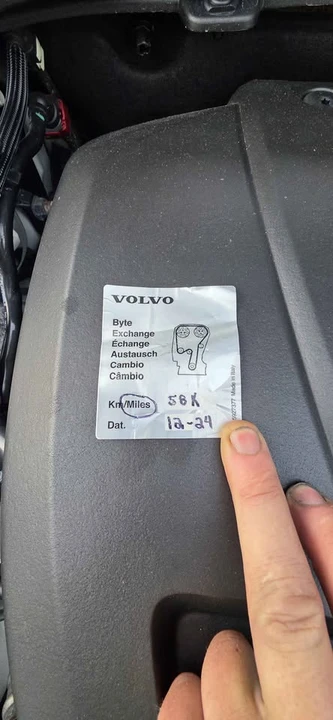 2015 Volvo V60 1st Gen - Image 14 of 18