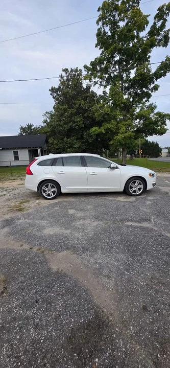 2015 Volvo V60 1st Gen - Image 4 of 18