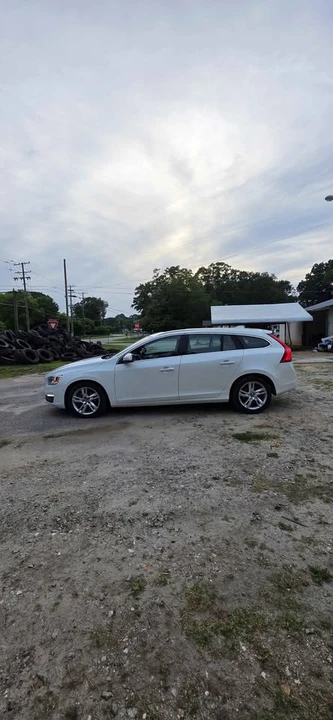 2015 Volvo V60 1st Gen - Image 8 of 18
