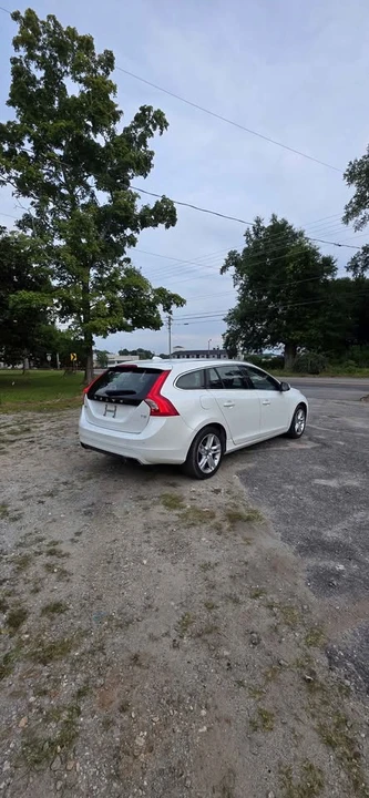 2015 Volvo V60 1st Gen - Image 5 of 18