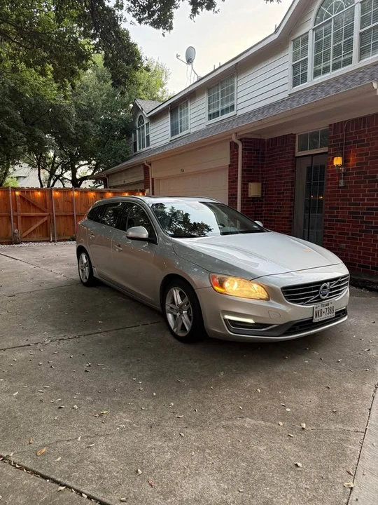2015 Volvo V60 1st Gen - Image 2 of 10