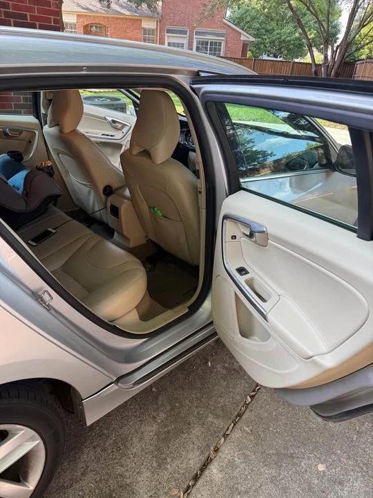2015 Volvo V60 1st Gen - Image 10 of 10