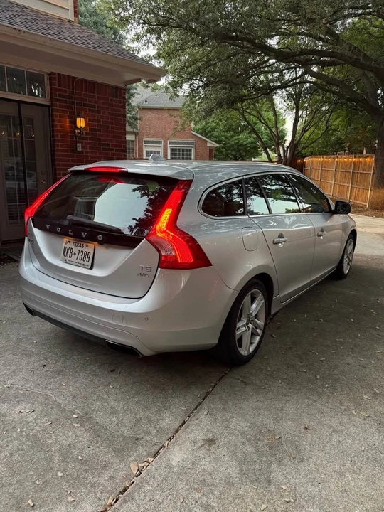 2015 Volvo V60 1st Gen - Image 4 of 10